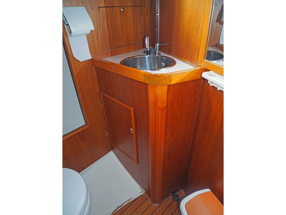Salon, Accommodatie